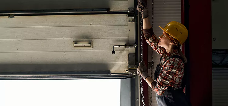 Addressing Common Garage Door Stoppage Issues in Jacksonville, AR